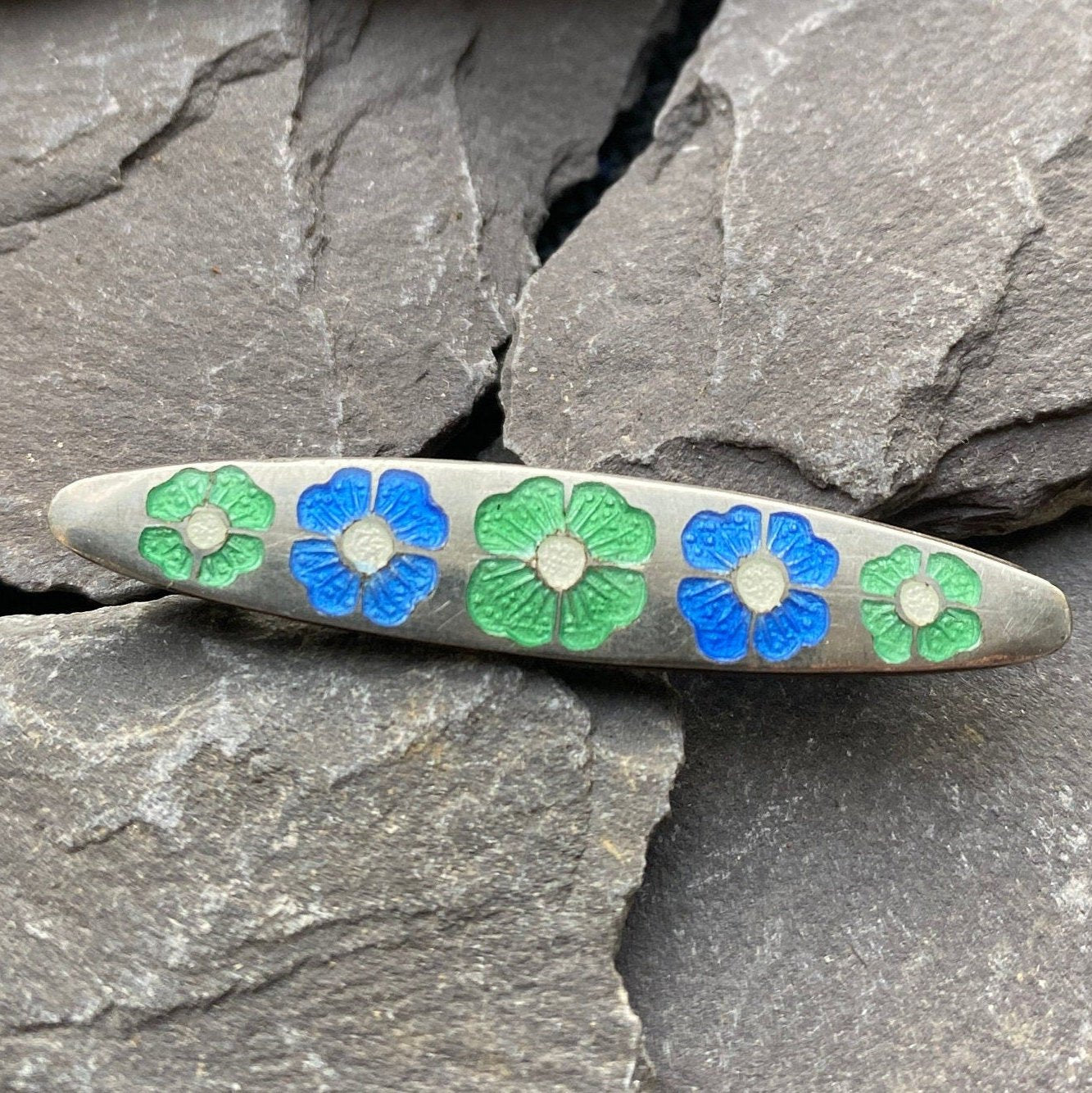 Vintage Silver & Enamel Flower Brooch.