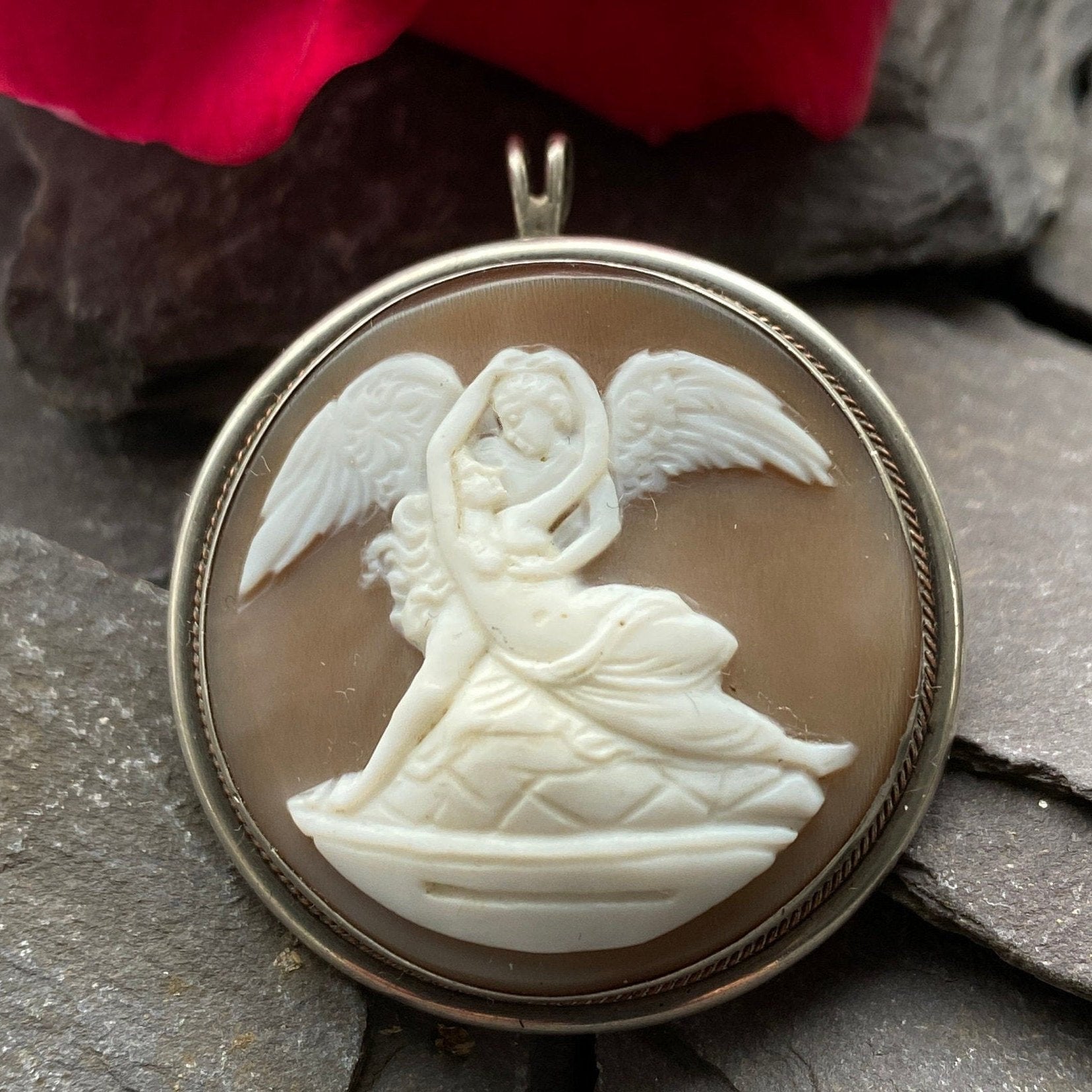 Edwardian Silver Cameo Pendant Brooch.