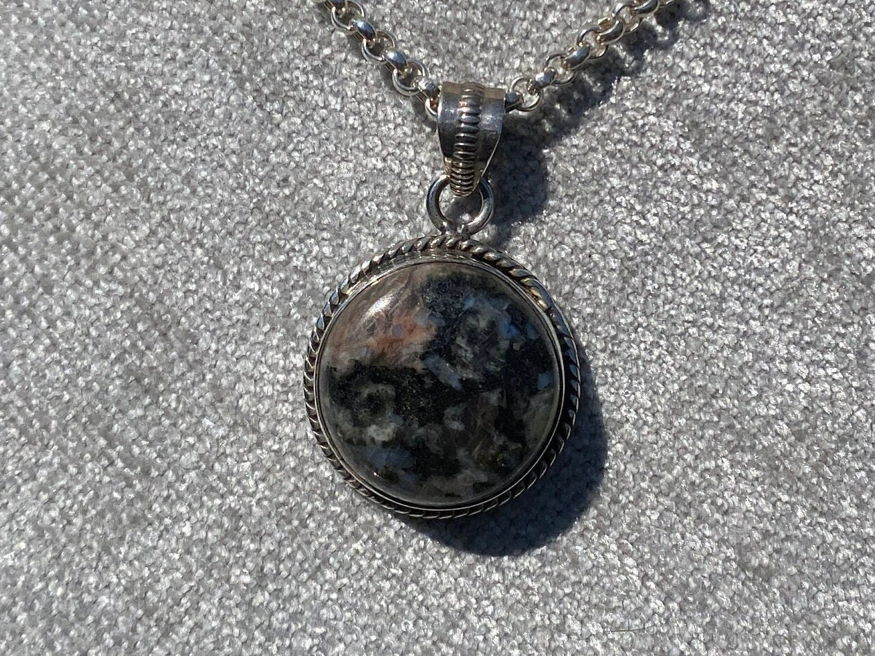 Vintage Silver & Polished Granite Pendant With Heavy 23” Belcher Chain.