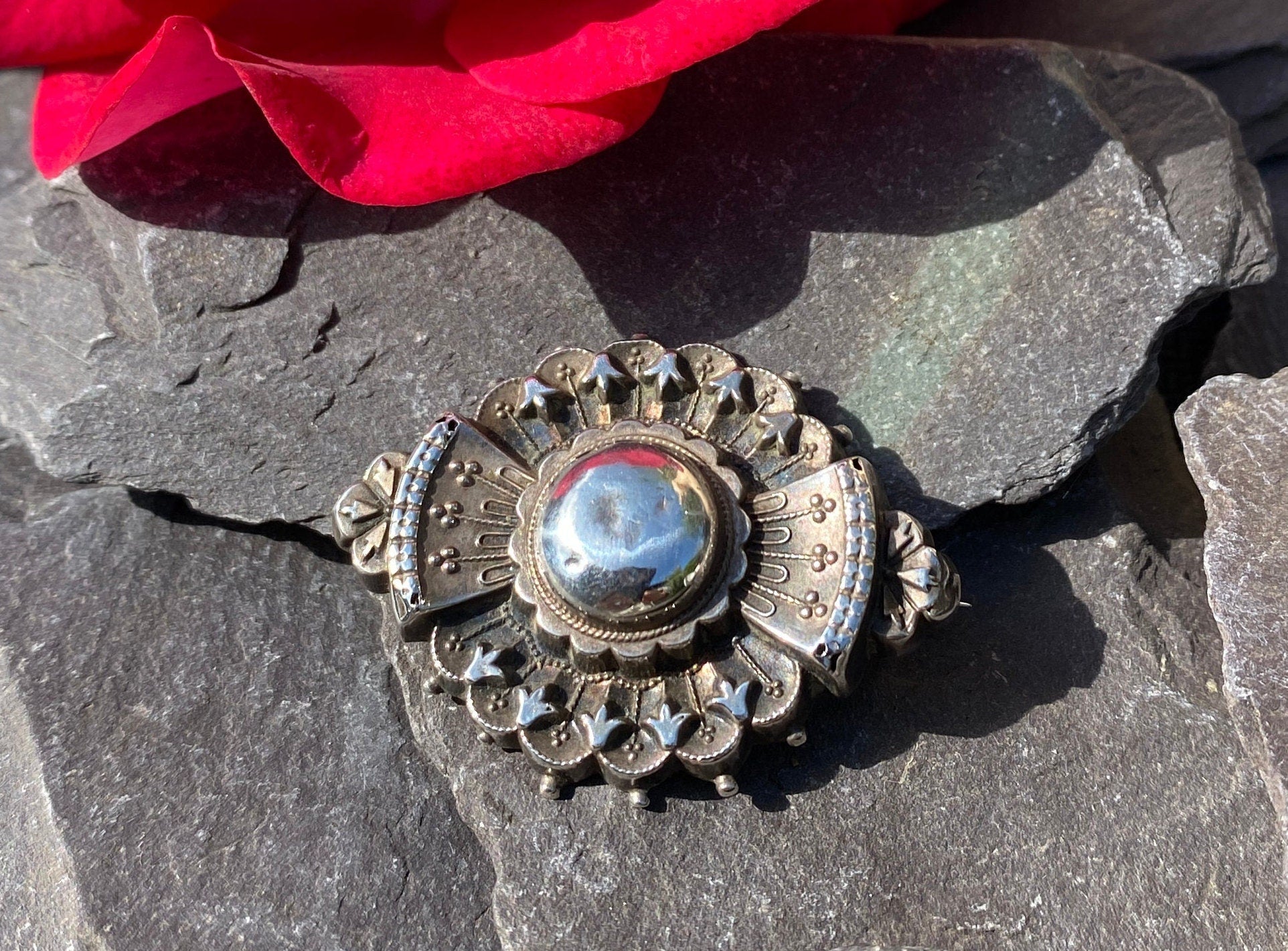 Victorian Locket Memorial Brooch In Sterling Silver.