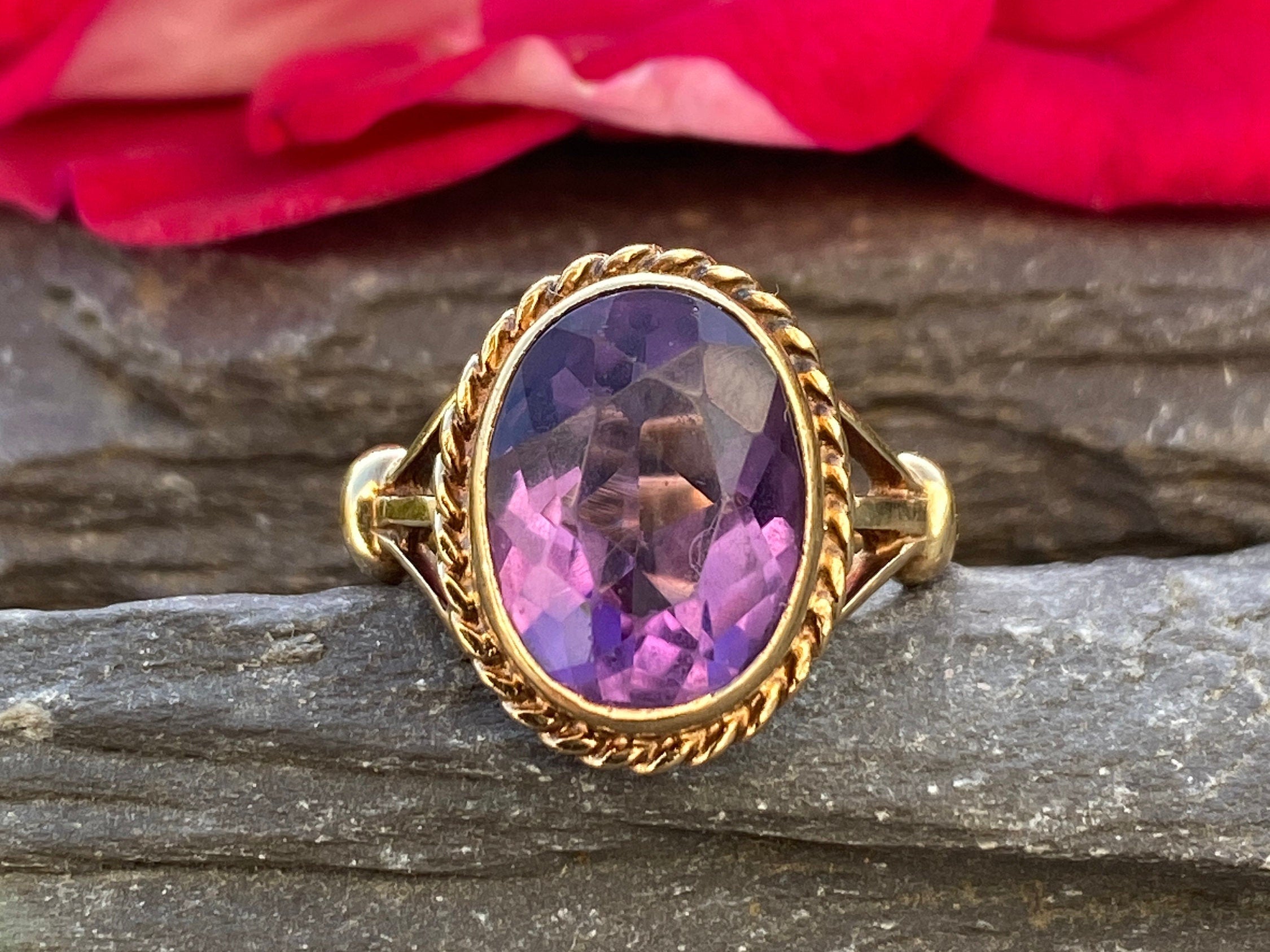 Vintage 9ct Gold Amethyst Ring Size M 1/2 or 6 1/2 US.