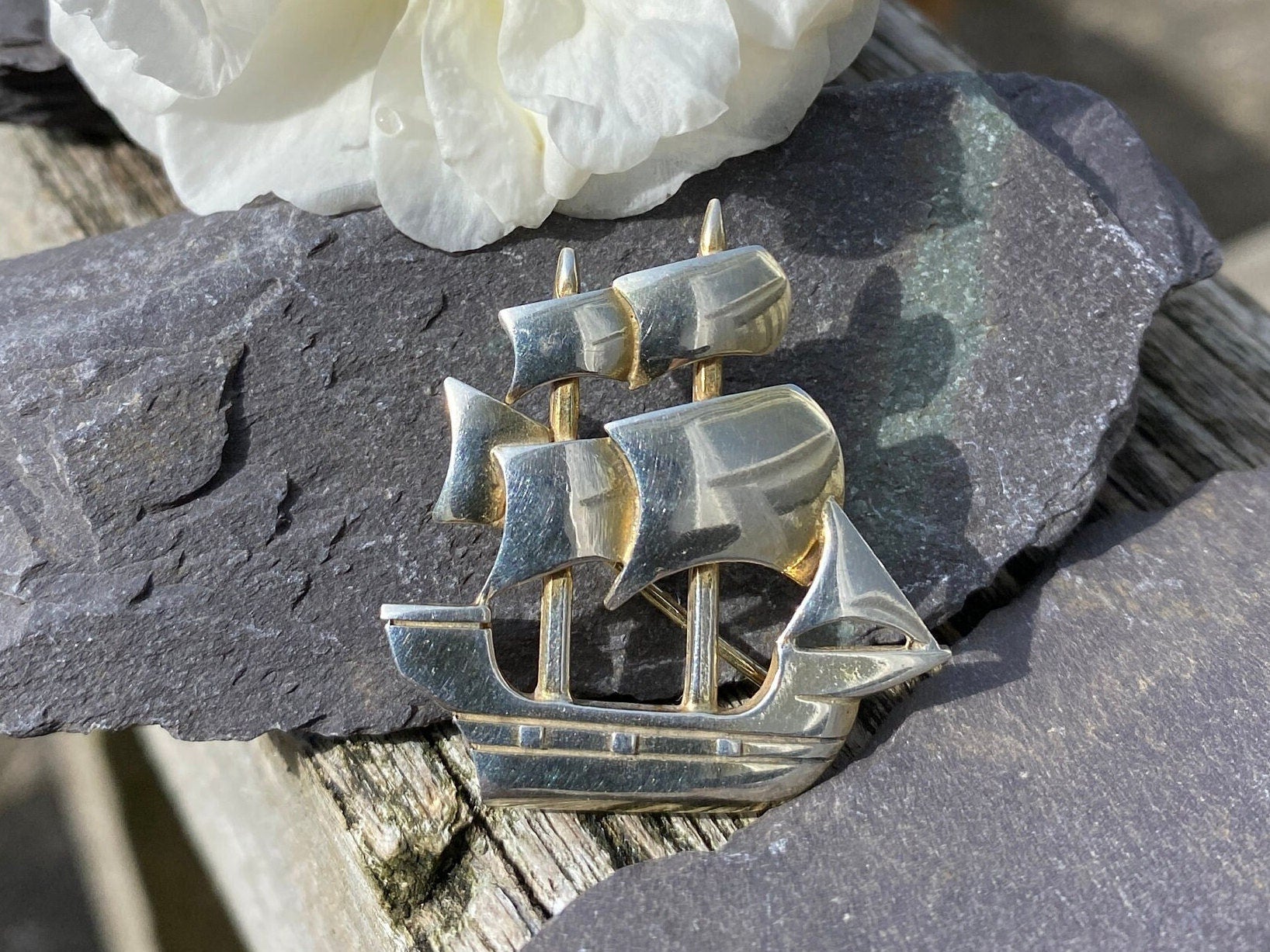 Vintage Sterling Silver Sailing Ship Brooch.