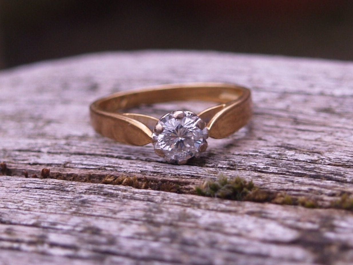 Vintage 18ct Gold Solitaire Diamond 0.40ct Ring Size K 1/2 or 5 1/2 (US) Hallmarked Birmingham 750.