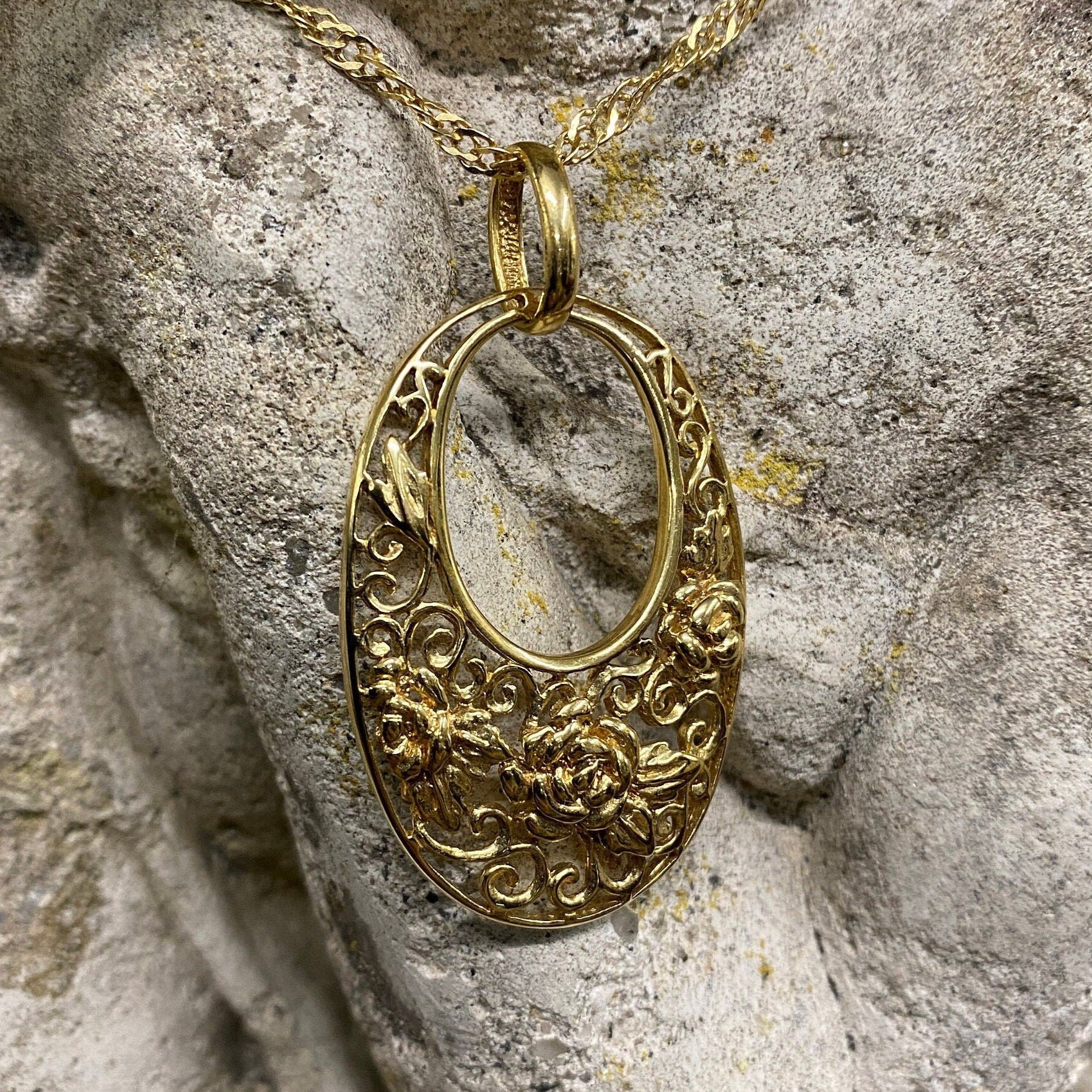 Ornate Sterling Silver Gilt Roses Pendant & Chain.