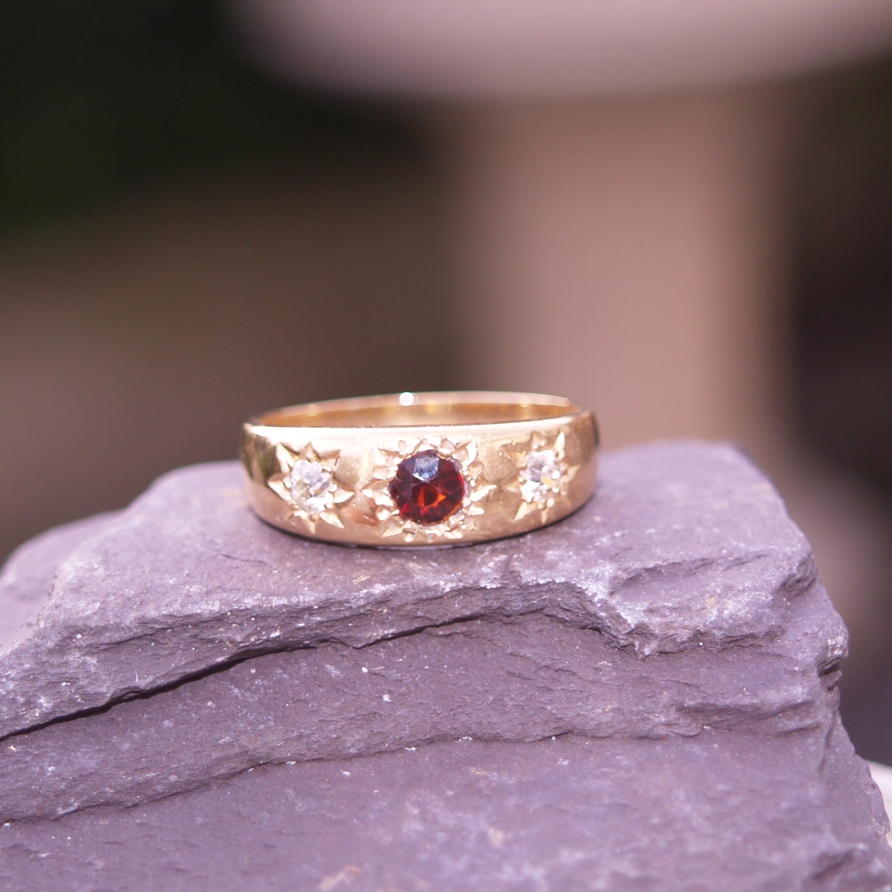 Edwardian 18ct Gold Garnet & Diamond Ring Size K 1/2 or 5 1/2 USA.