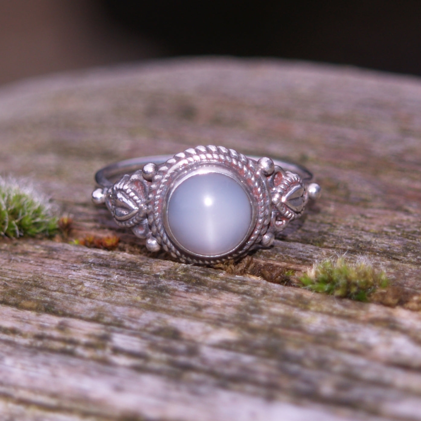 Vintage Sterling Silver Moonstone Ring.