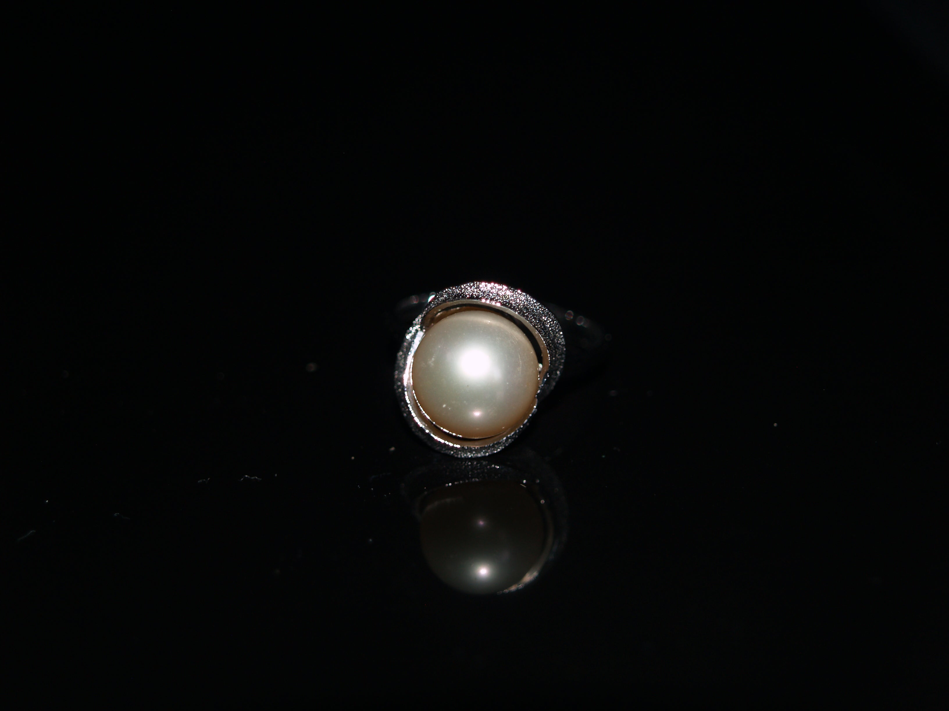 LN Vintage Faux Pearl Cocktail Ring.