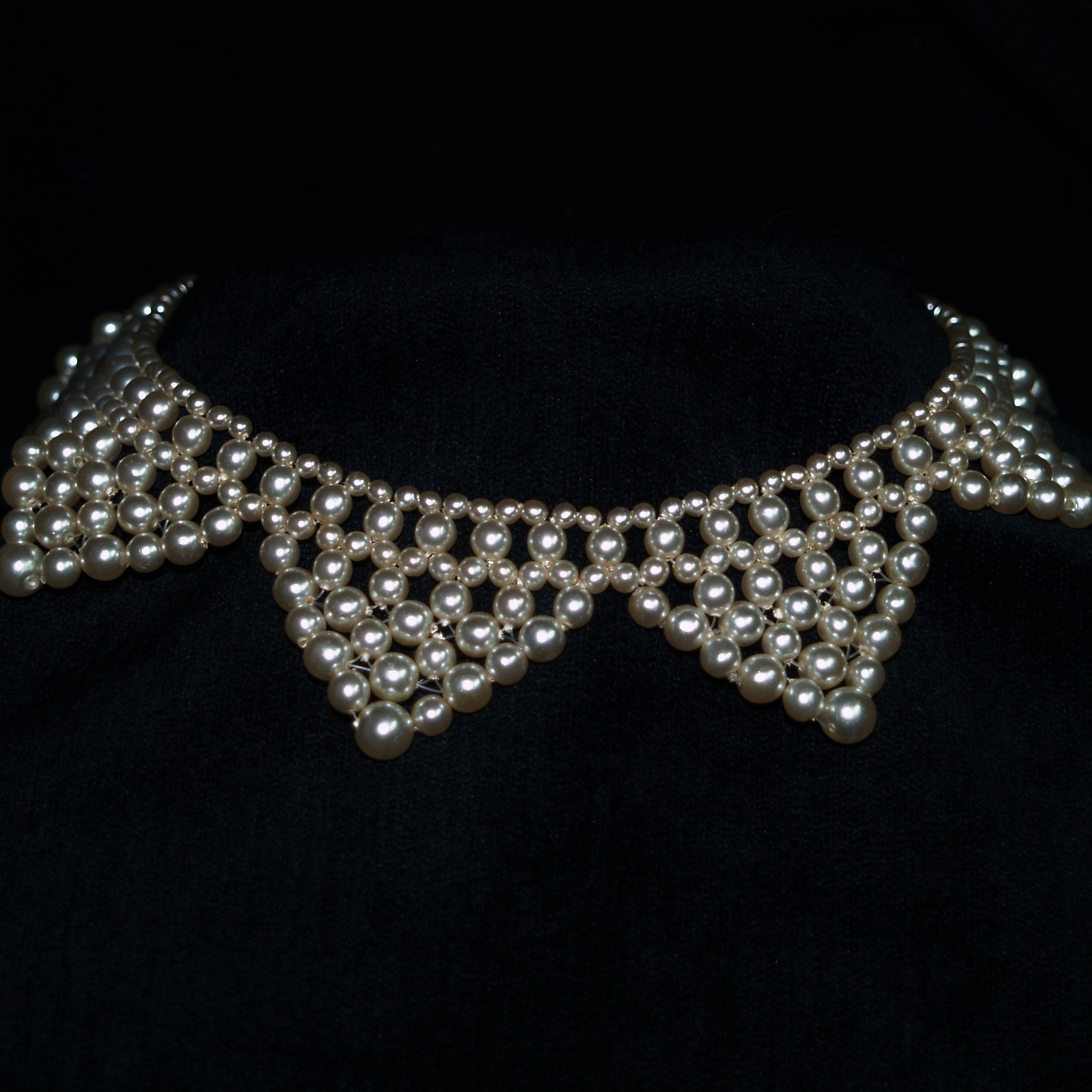 Vintage Faux Pearl Collar Necklace.