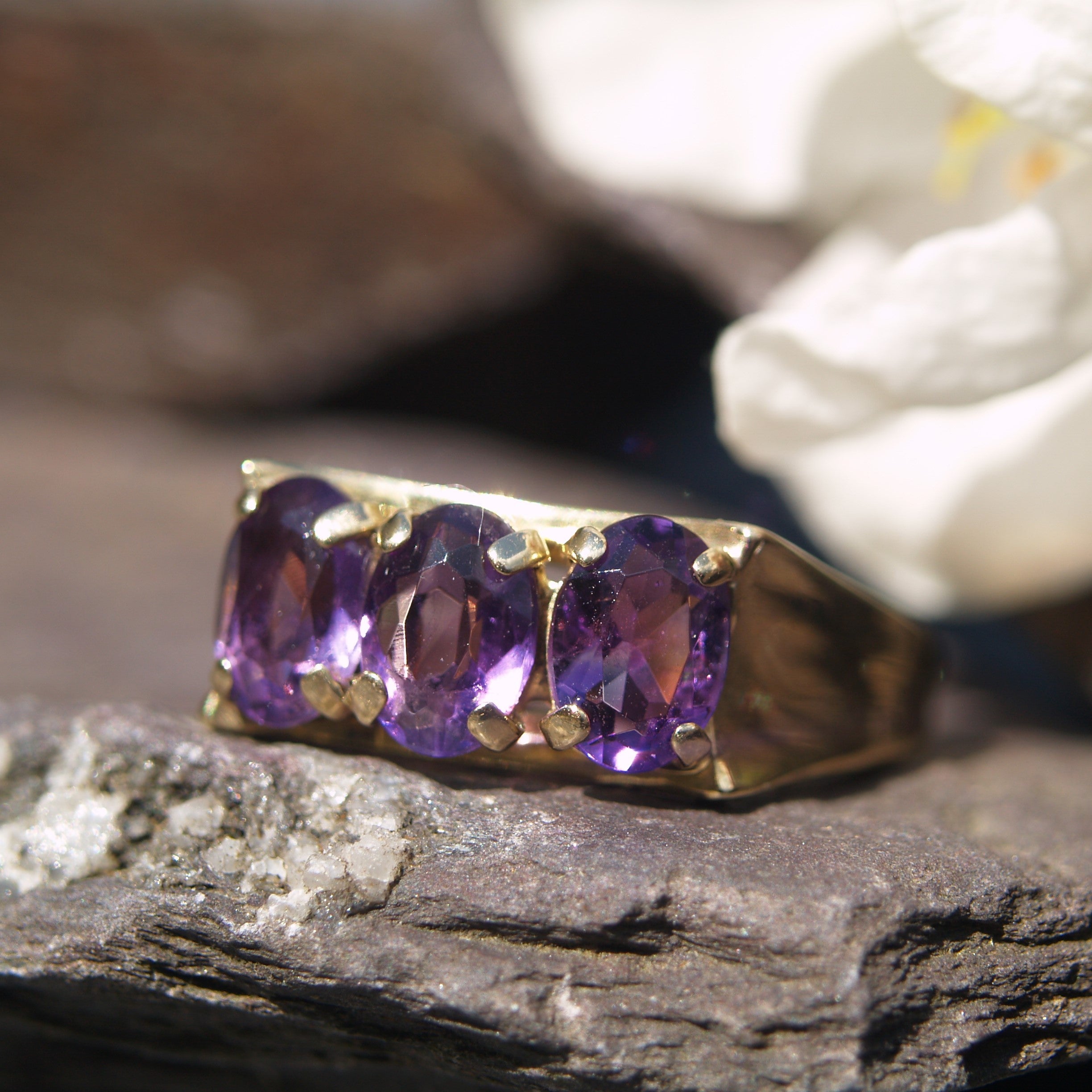 9ct Gold Amethyst Trilogy Ring Size O or 7 1/4 US.