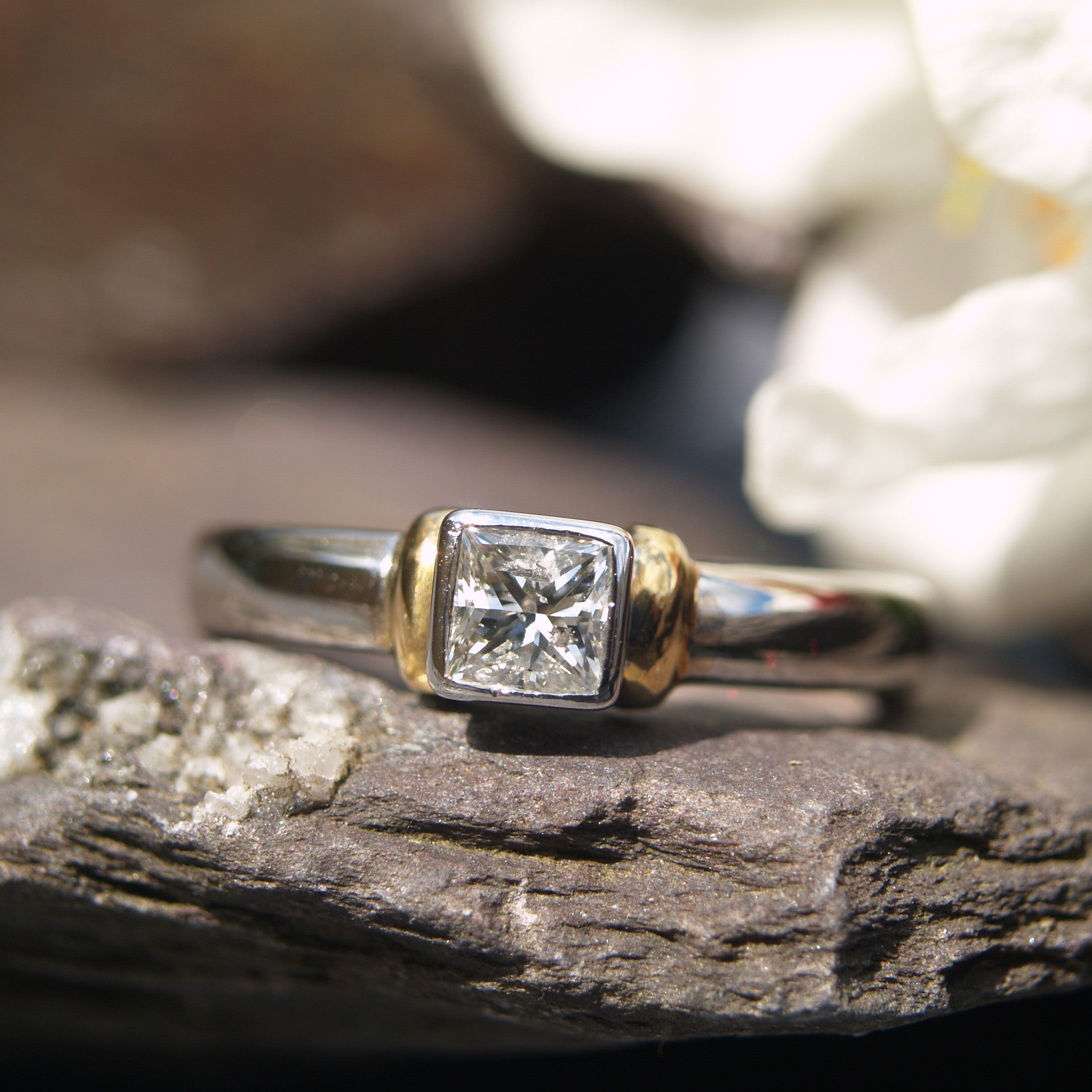 18ct White/Yellow Gold Princess Cut Solitaire Diamond Ring Size K