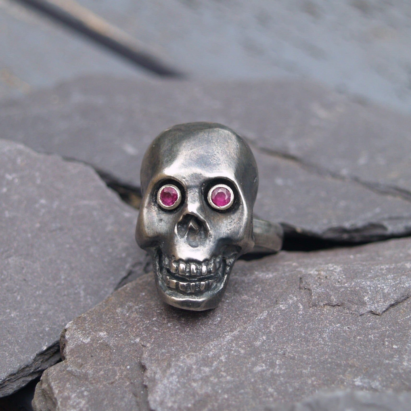 Contemporary Memento Mori Sterling Silver Skull Ring Size N or 6 3/4 USA.