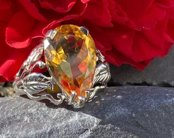 9ct White Gold Pear Shaped Citrine Ring Size N 1/2 or 7 (US) Full Hallmarks Birmingham 2005.